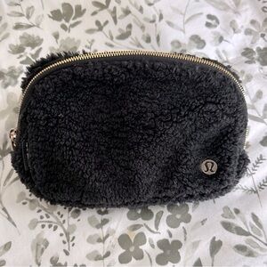 NWT lululemon athletica Everywhere Belt Bag in Black Fleece